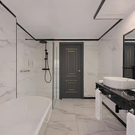 Eugenia De Montijo, Autograph Collection Hotel