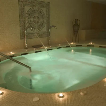 Hotel Eugenia De Montijo, Autograph Collection