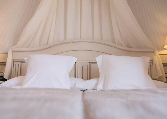 Eugenia De Montijo, Autograph Collection