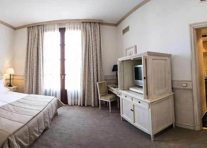 Eugenia De Montijo, Autograph Collection 5* Toledo