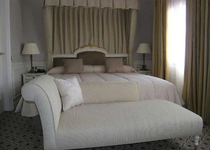 Hotel Eugenia De Montijo, Autograph Collection 5*