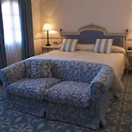 Hotel Eugenia De Montijo, Autograph Collection