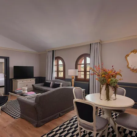 Hotel Eugenia De Montijo, Autograph Collection 5*