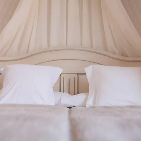 Eugenia De Montijo, Autograph Collection