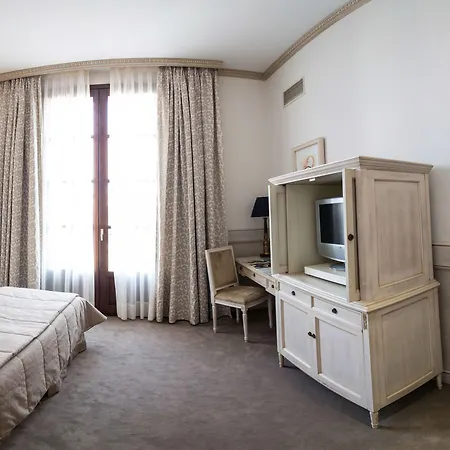 Eugenia De Montijo, Autograph Collection 5* Toledo