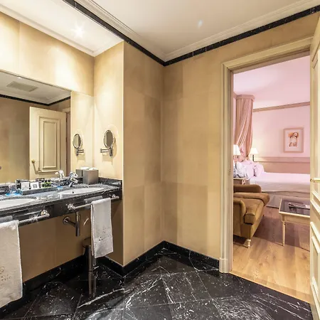 Hotel Eugenia De Montijo, Autograph Collection