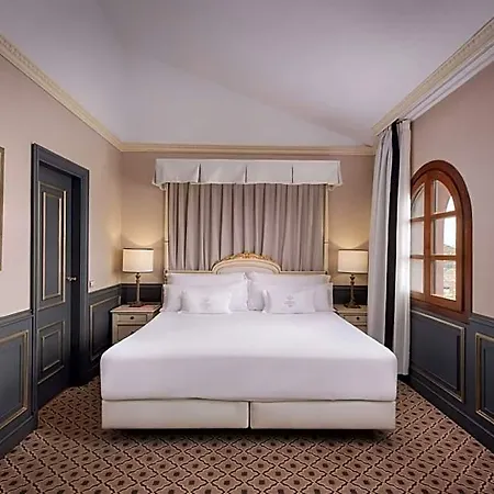 Hotel Eugenia De Montijo, Autograph Collection 5*