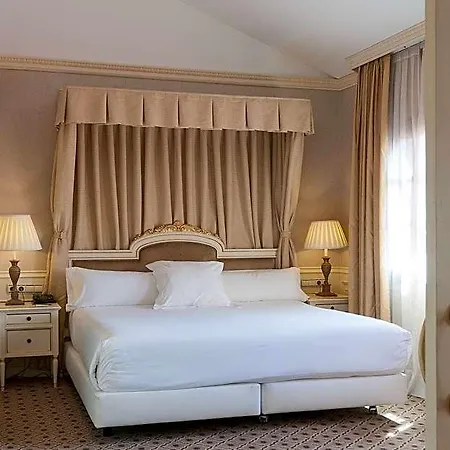 Hotel Eugenia De Montijo, Autograph Collection
