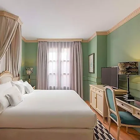 Eugenia De Montijo, Autograph Collection Hotel 5*