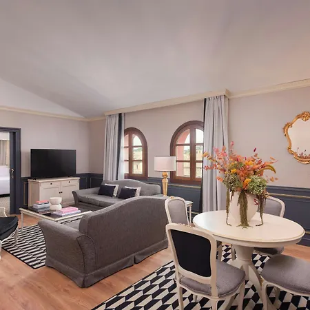 Hotel Eugenia De Montijo, Autograph Collection 5*