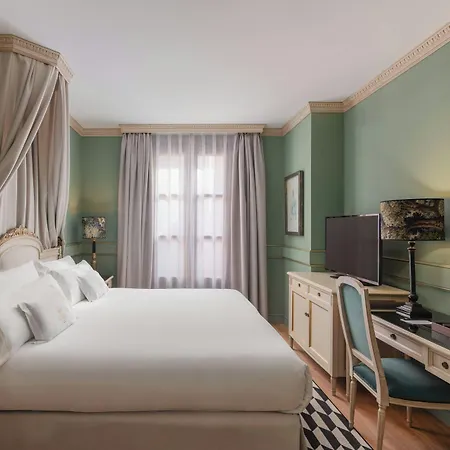 Hotel Eugenia De Montijo, Autograph Collection