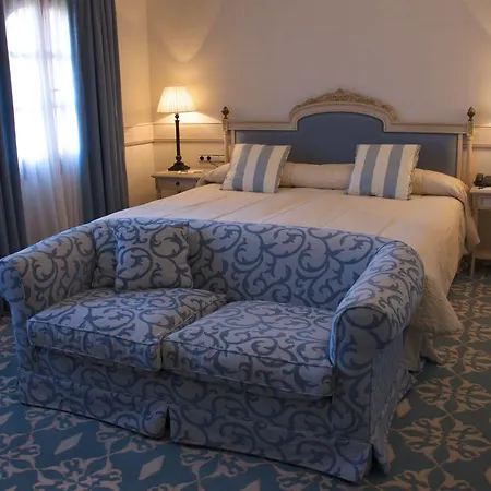 Hotel Eugenia De Montijo, Autograph Collection