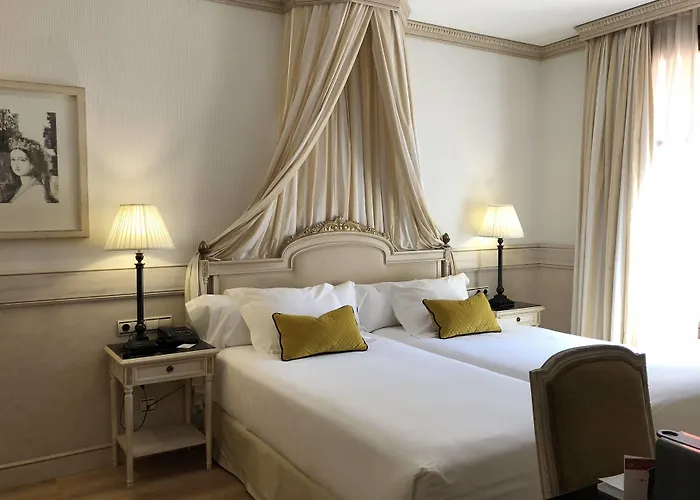 Eugenia De Montijo, Autograph Collection 5* Toledo