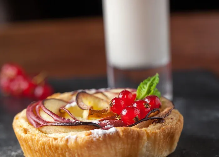 Hotel Eugenia De Montijo, Autograph Collection