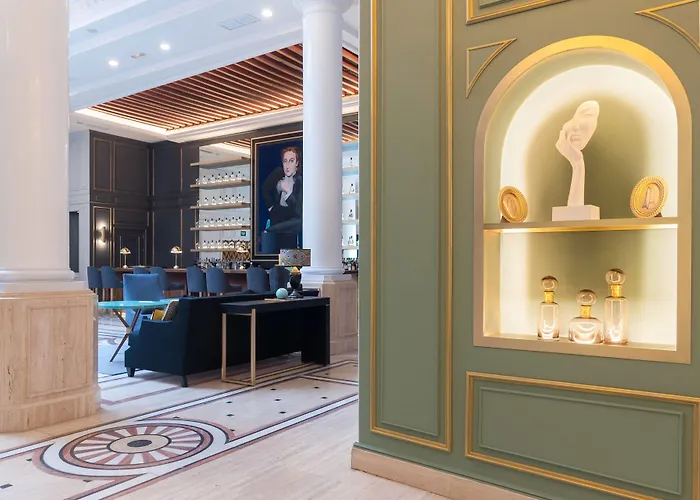 Eugenia De Montijo, Autograph Collection 5*