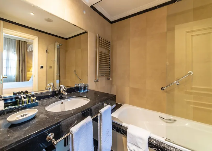 Eugenia De Montijo, Autograph Collection 5*