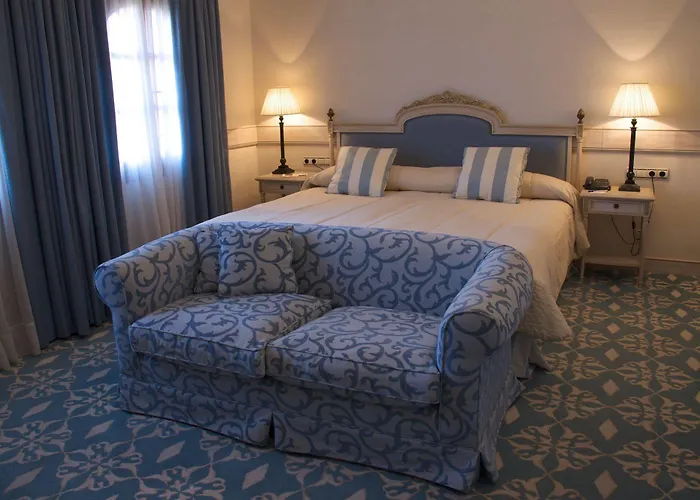 Hotel Eugenia De Montijo, Autograph Collection